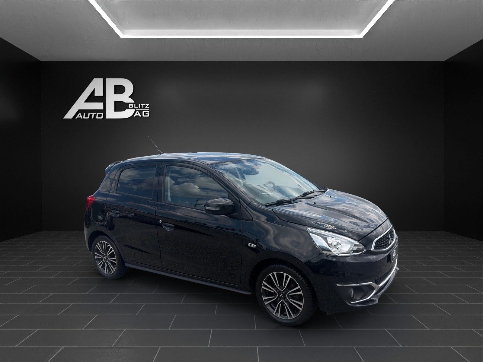MITSUBISHI Space Star 1.2 Black Line CVT-image-5