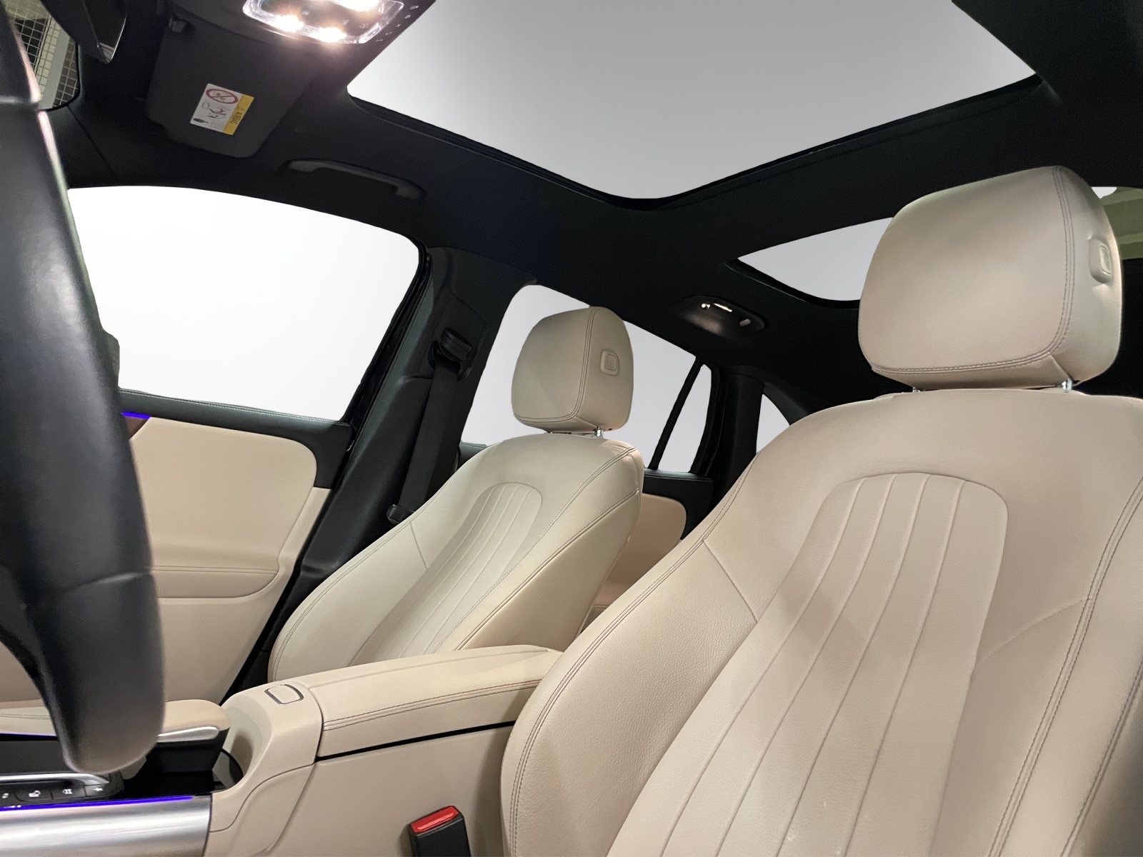 MERCEDES-BENZ GLA 250 Progressive 8G-DCT-image-9