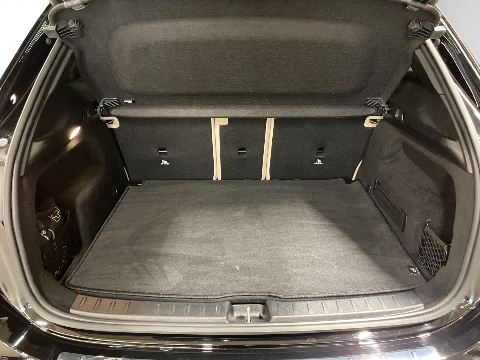 MERCEDES-BENZ GLA 250 Progressive 8G-DCT-image-5