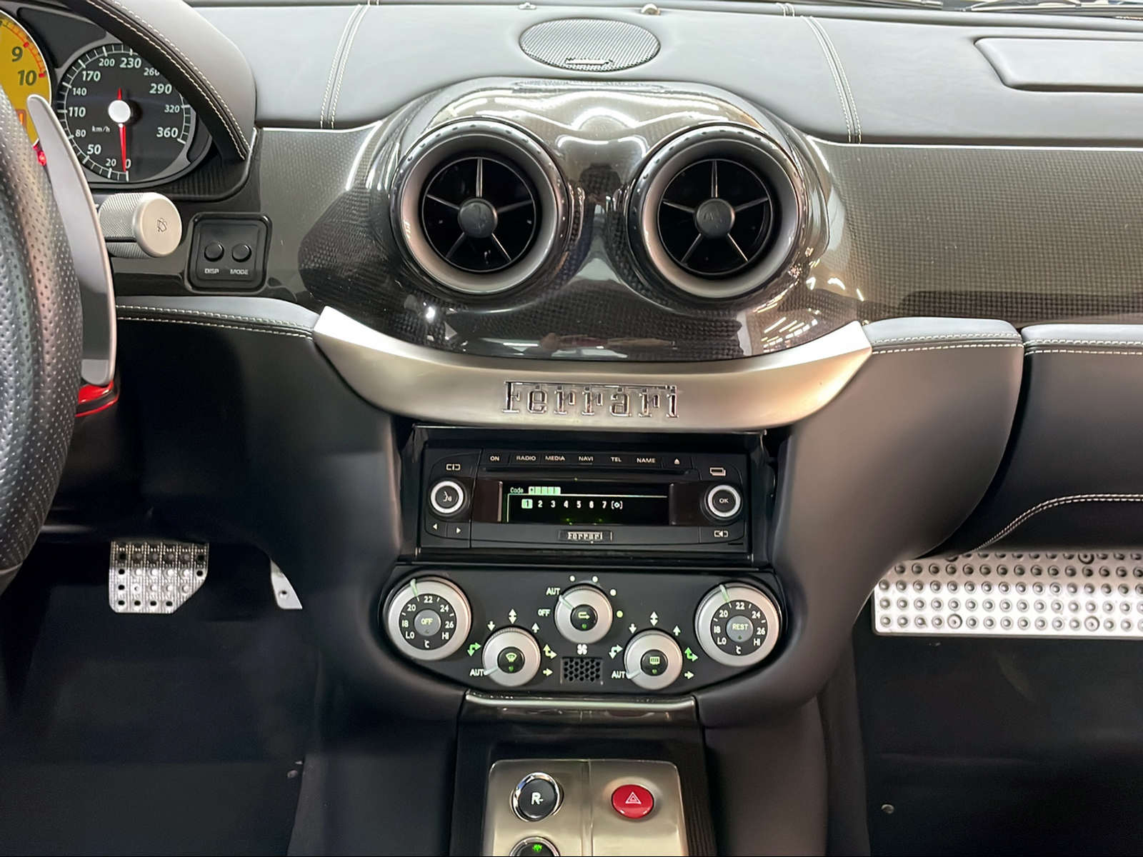FERRARI 599 GTB Fiorano F1-image-9