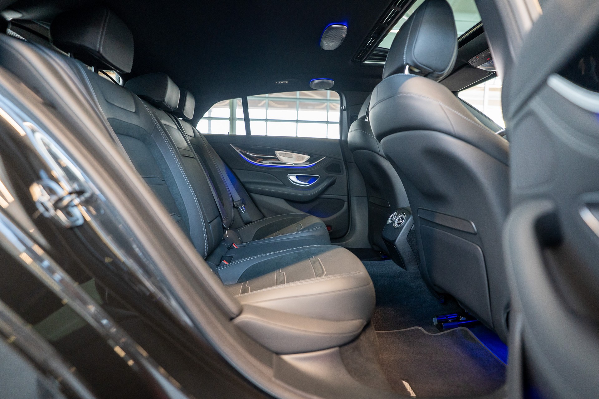 MERCEDES-BENZ AMG GT 63 S 4matic+ / Panorama-Schiebedach / Head-Up Display / Burmester-image-16