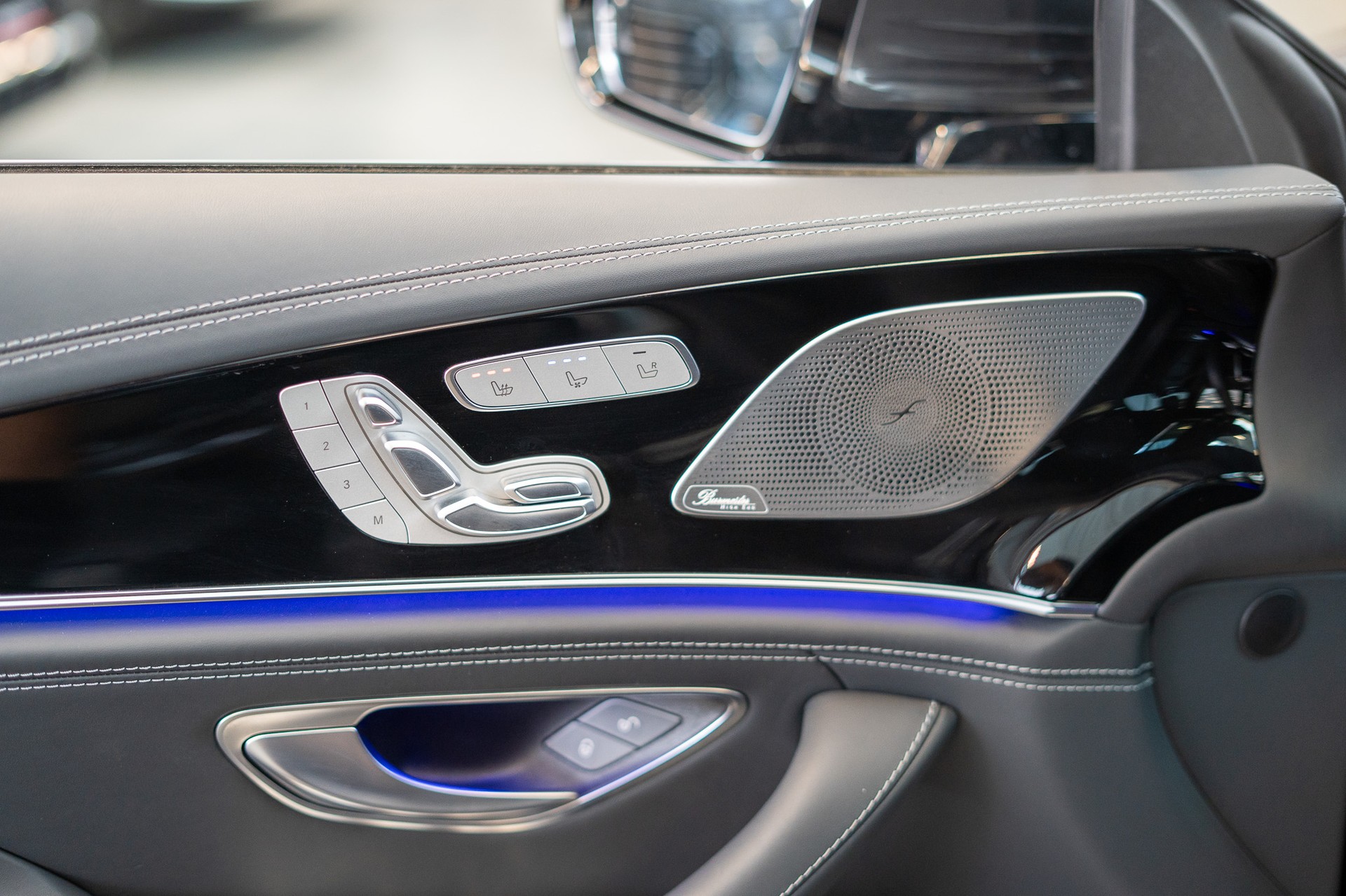MERCEDES-BENZ AMG GT 63 S 4matic+ / Panorama-Schiebedach / Head-Up Display / Burmester-image-13