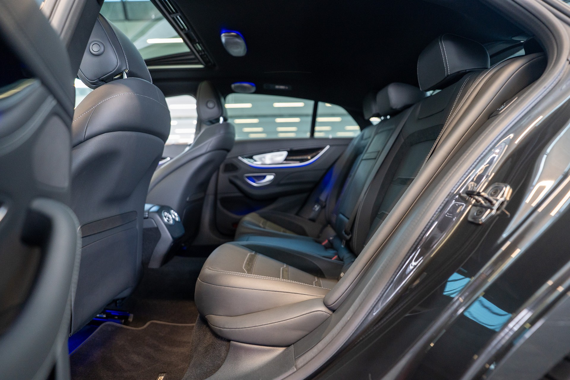 MERCEDES-BENZ AMG GT 63 S 4matic+ / Panorama-Schiebedach / Head-Up Display / Burmester-image-15