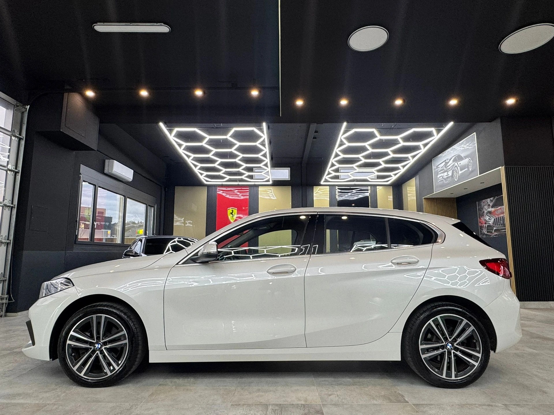BMW 118d Steptronic-image-6