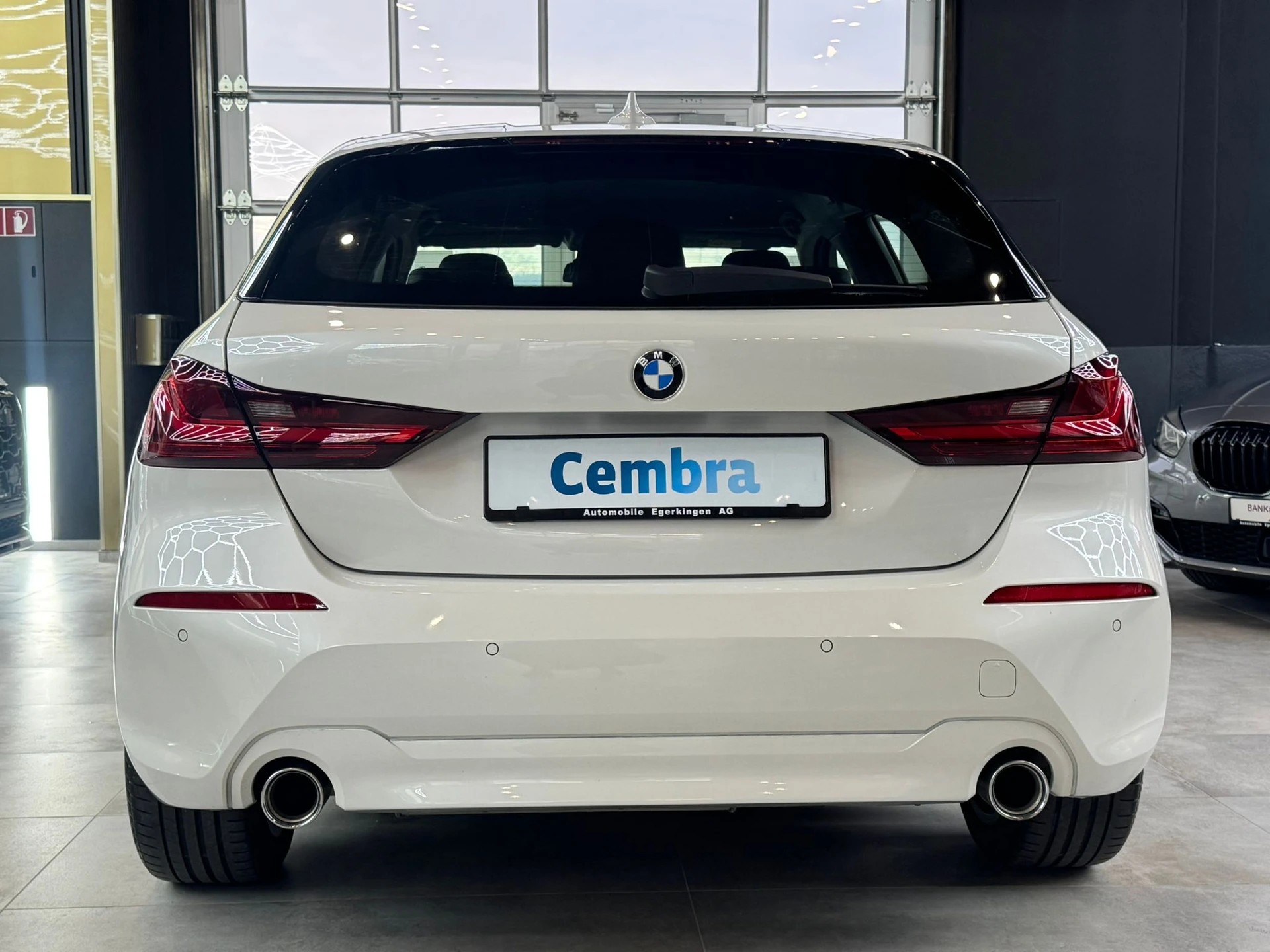 BMW 118d Steptronic-image-4