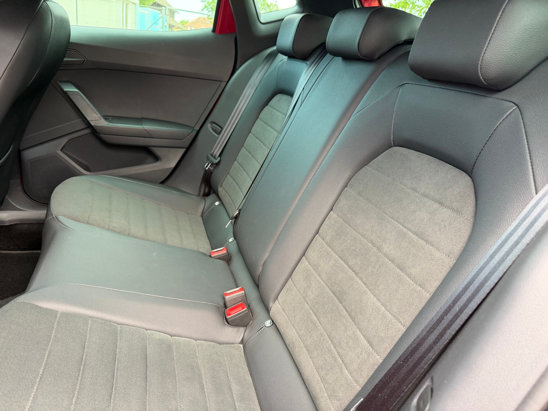 SEAT CH WAGEN !! IBIZA 1.5 "FR SPORT MIT 150 PS" TSI FR DSG-AUTOMAT. KM 5`700 KM. MIT HAGELSCHADEN !!-image-41