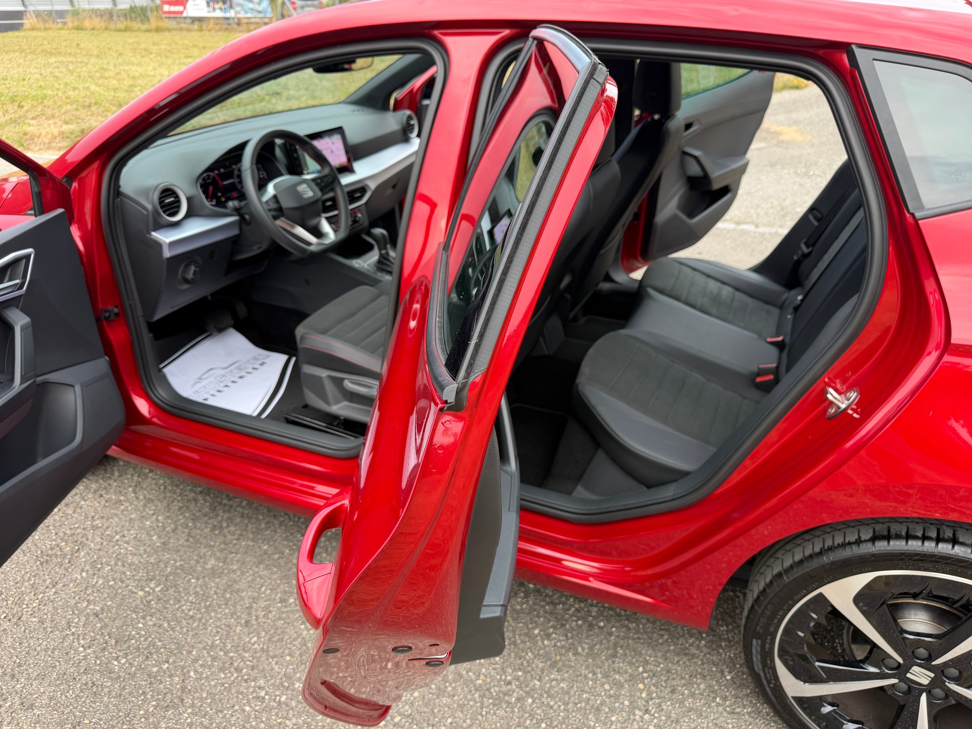 SEAT CH WAGEN !! IBIZA 1.5 "FR SPORT MIT 150 PS" TSI FR DSG-AUTOMAT. KM 5`700 KM. MIT HAGELSCHADEN !!-image-18