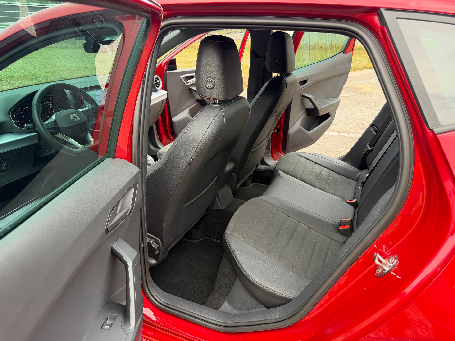 SEAT CH WAGEN !! IBIZA 1.5 "FR SPORT MIT 150 PS" TSI FR DSG-AUTOMAT. KM 5`700 KM. MIT HAGELSCHADEN !!-image-20