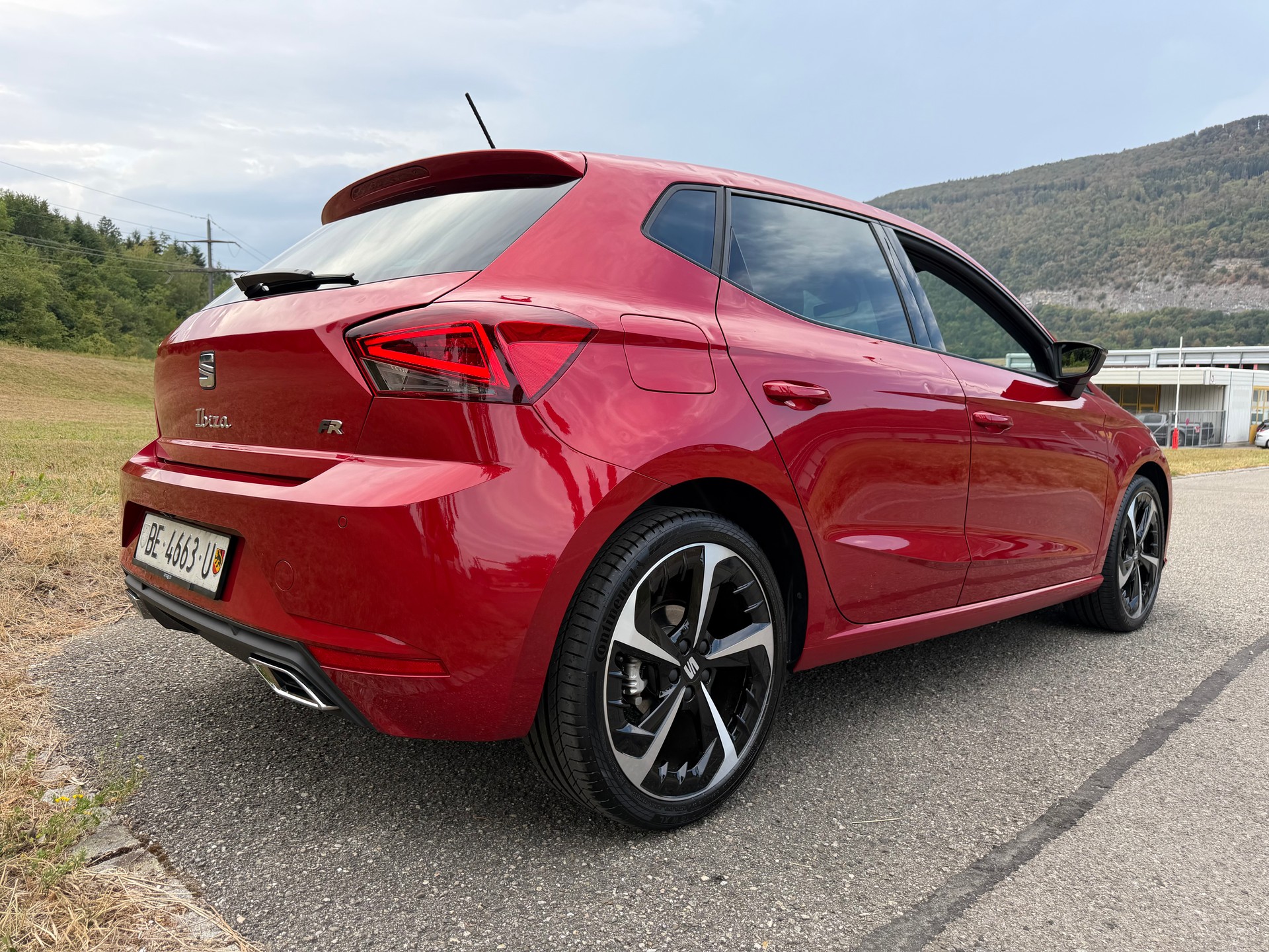 SEAT CH WAGEN !! IBIZA 1.5 "FR SPORT MIT 150 PS" TSI FR DSG-AUTOMAT. KM 5`700 KM. MIT HAGELSCHADEN !!-image-1
