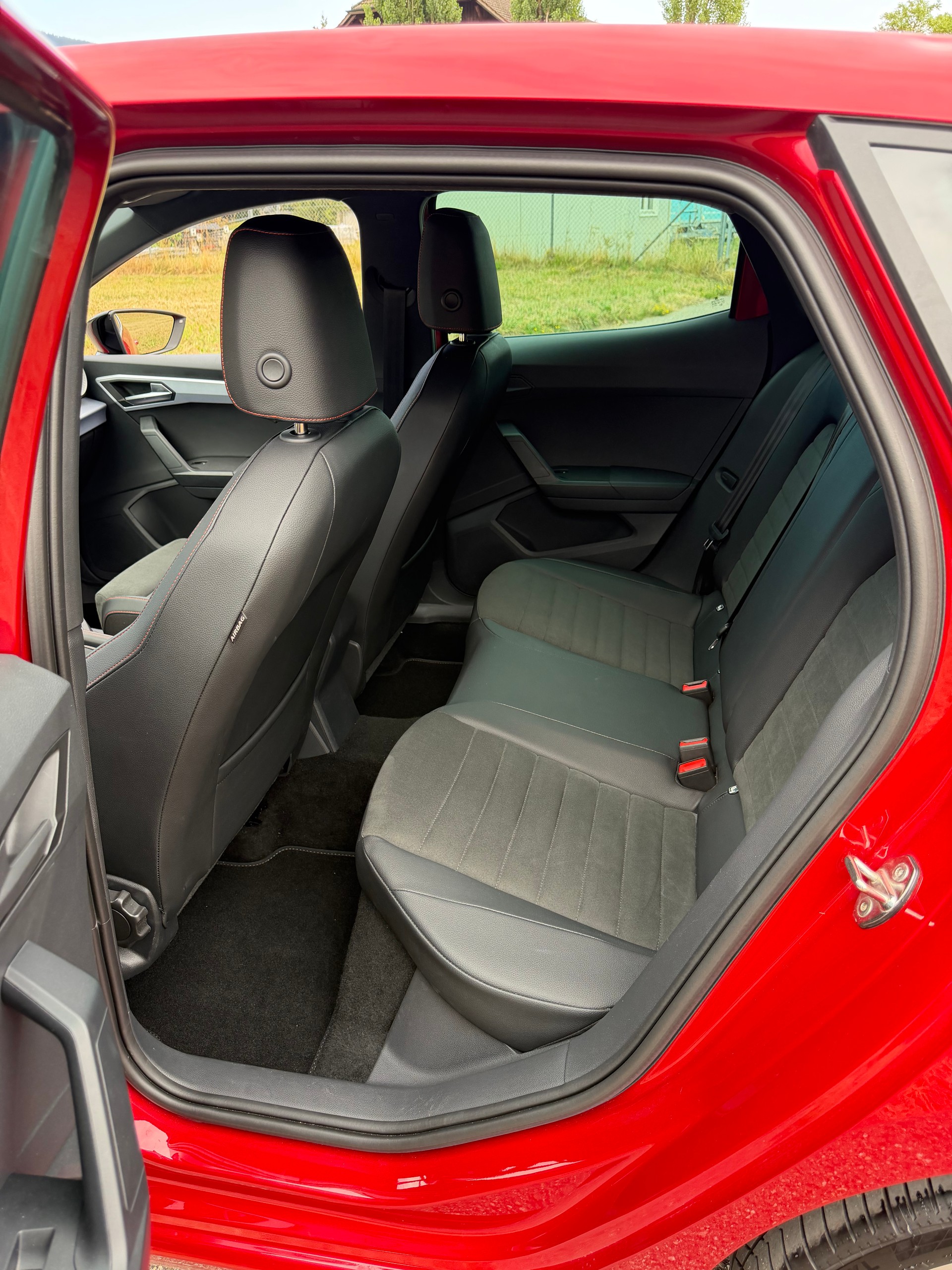 SEAT CH WAGEN !! IBIZA 1.5 "FR SPORT MIT 150 PS" TSI FR DSG-AUTOMAT. KM 5`700 KM. MIT HAGELSCHADEN !!-image-42