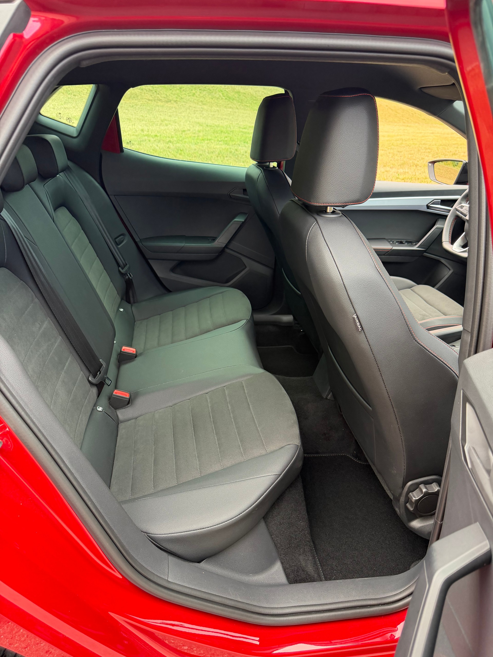 SEAT CH WAGEN !! IBIZA 1.5 "FR SPORT MIT 150 PS" TSI FR DSG-AUTOMAT. KM 5`700 KM. MIT HAGELSCHADEN !!-image-34
