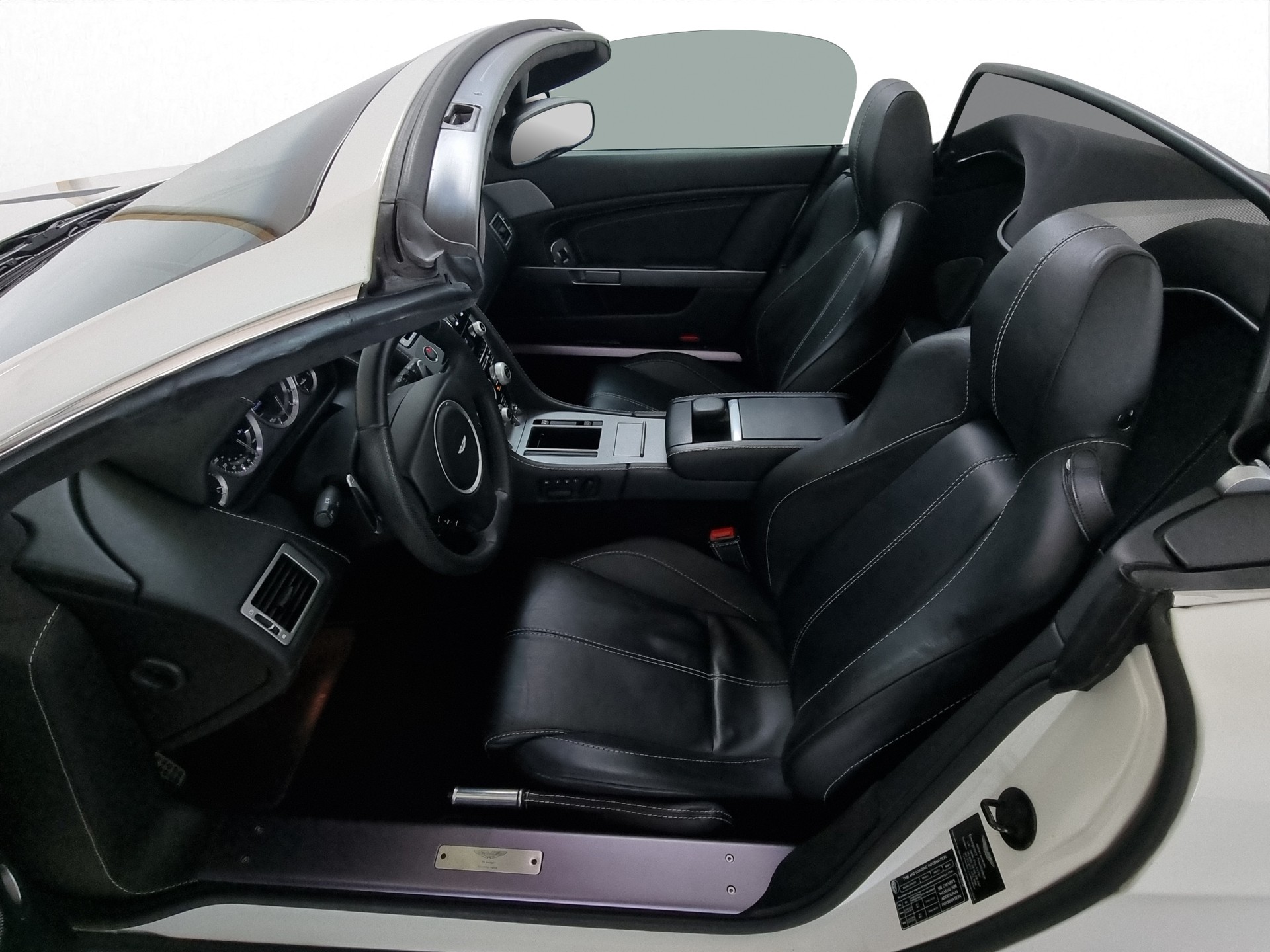 ASTON MARTIN V8 Vantage Roadster 4.7 Sportshift-image-5