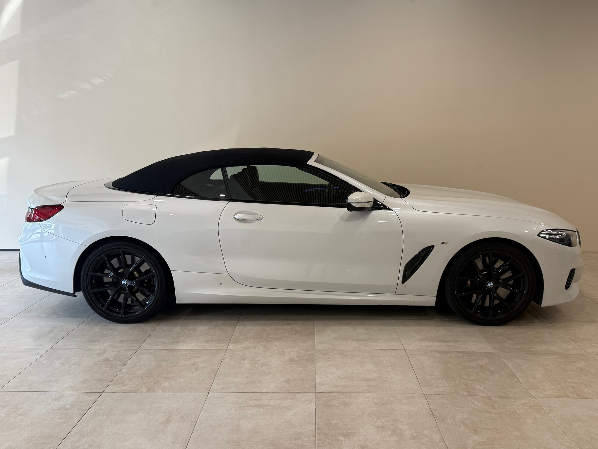 BMW 840i xDrive M Sport Steptronic-image-7