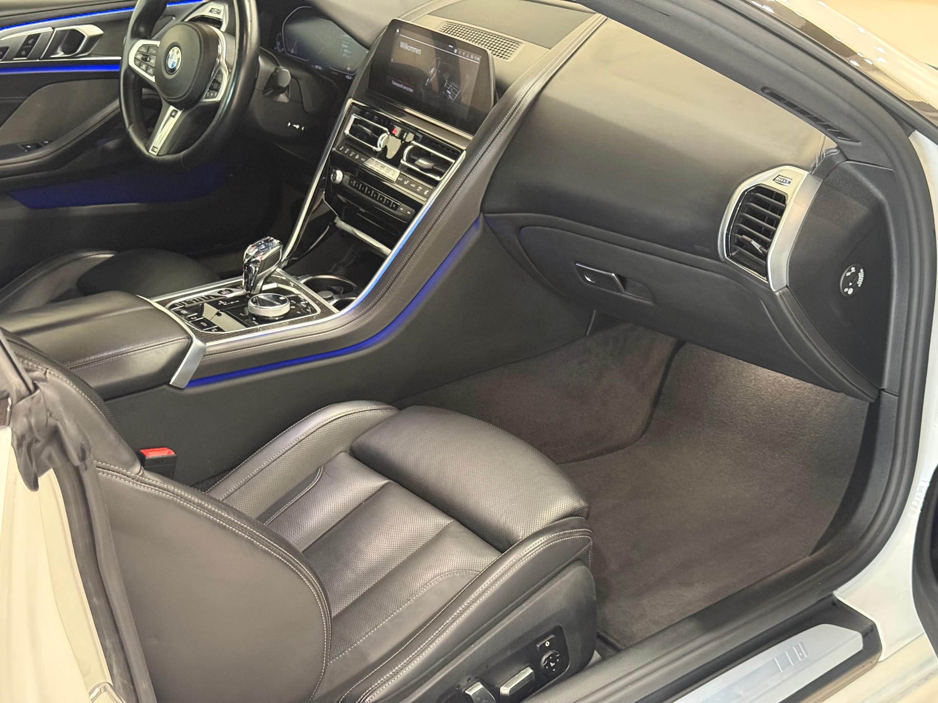 BMW 840i xDrive M Sport Steptronic-image-12
