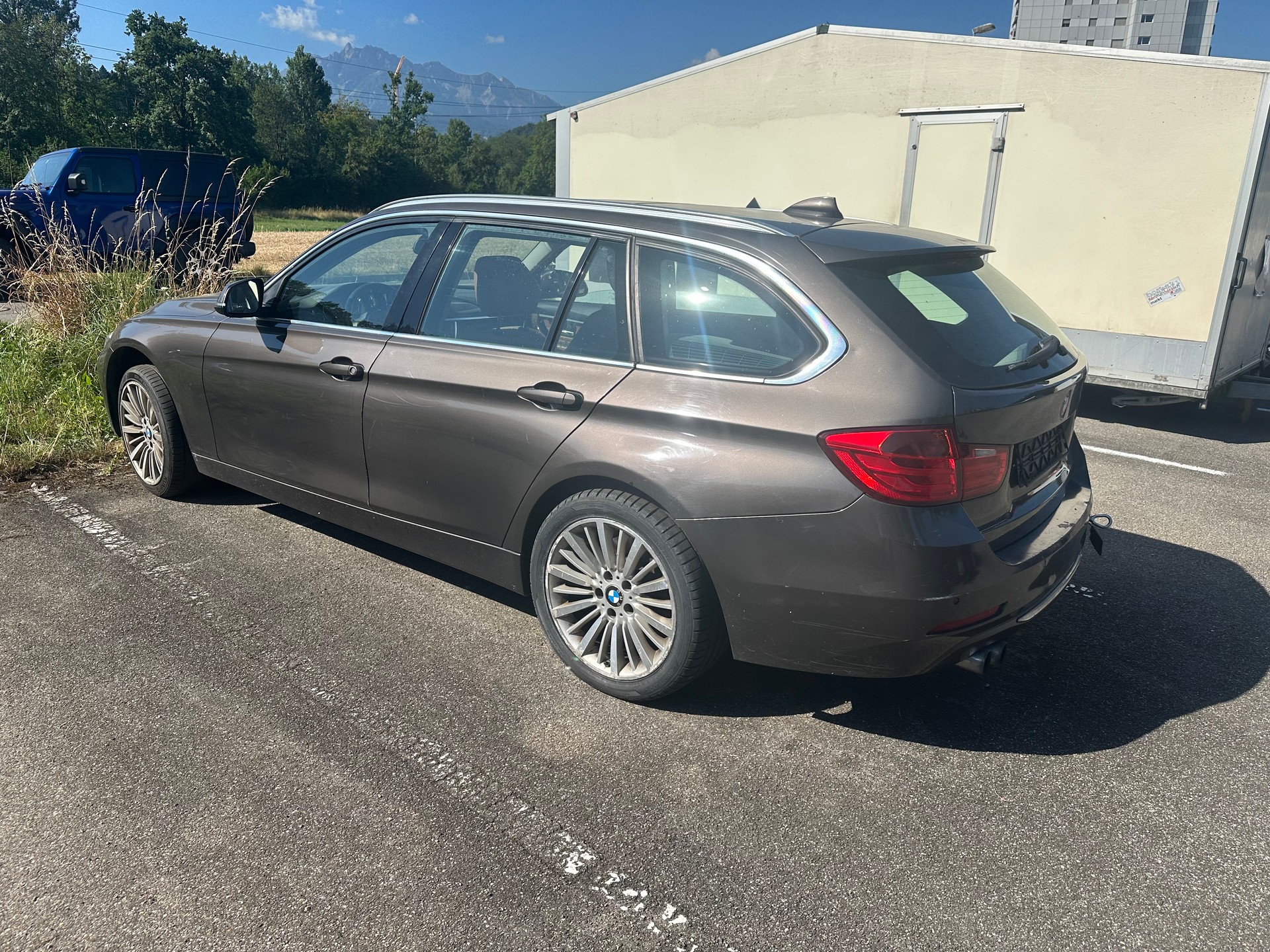 BMW 335d xDrive Touring Steptronic-image-4