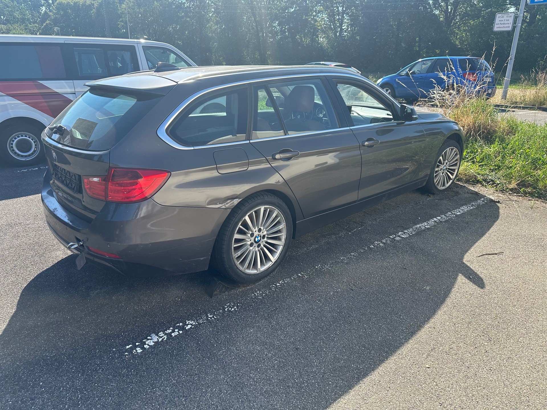 BMW 335d xDrive Touring Steptronic-image-8
