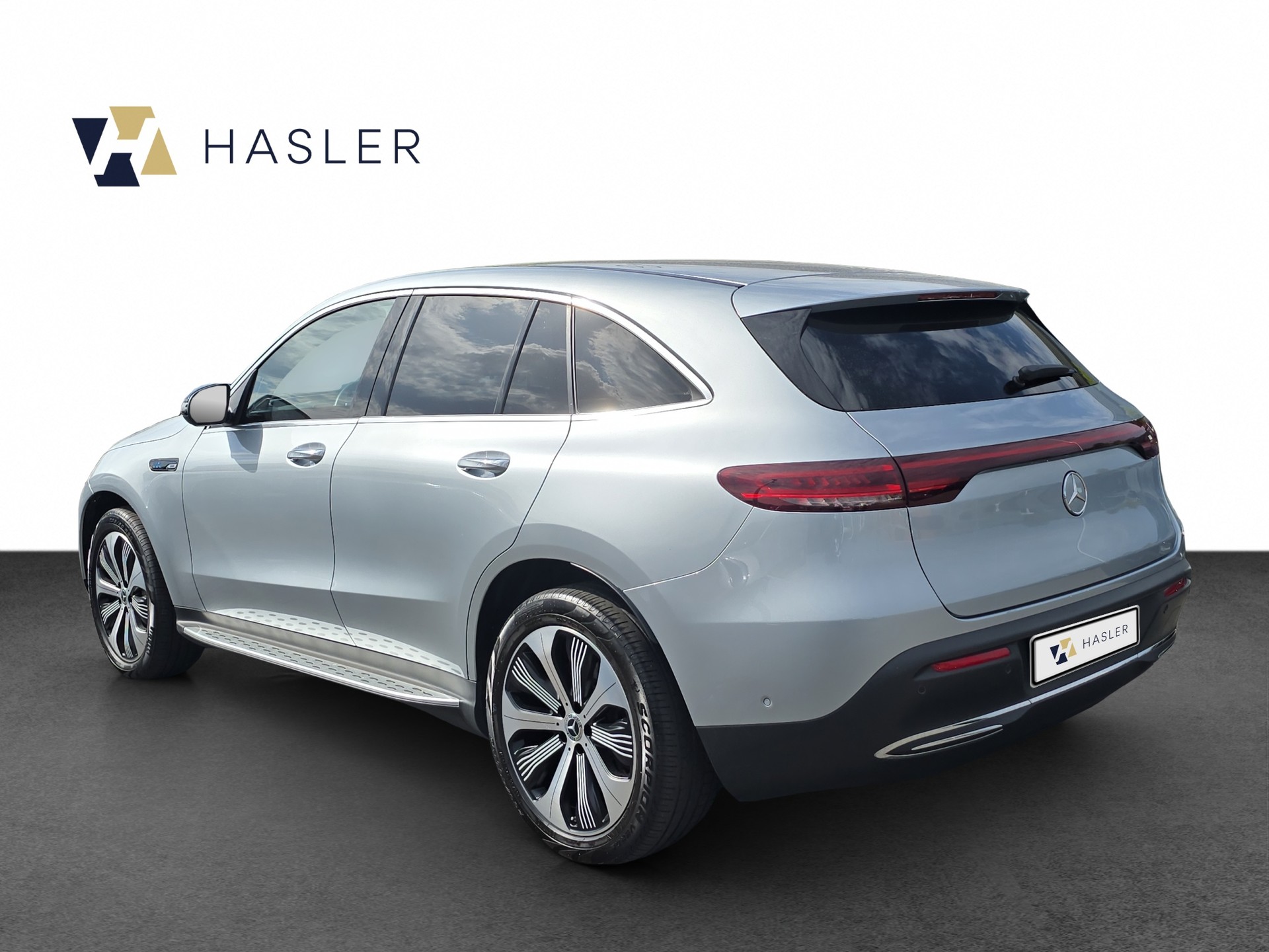 MERCEDES-BENZ EQC 400 4Matic-showroom-element-3
