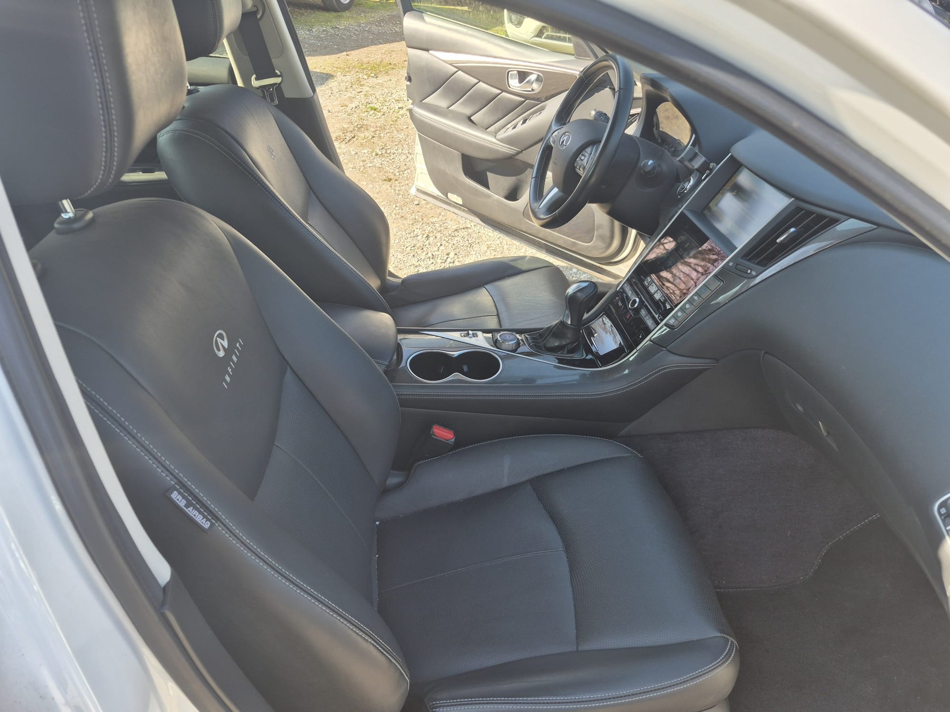 INFINITI Q50 2.2d Premium Tech Automatic-image-5