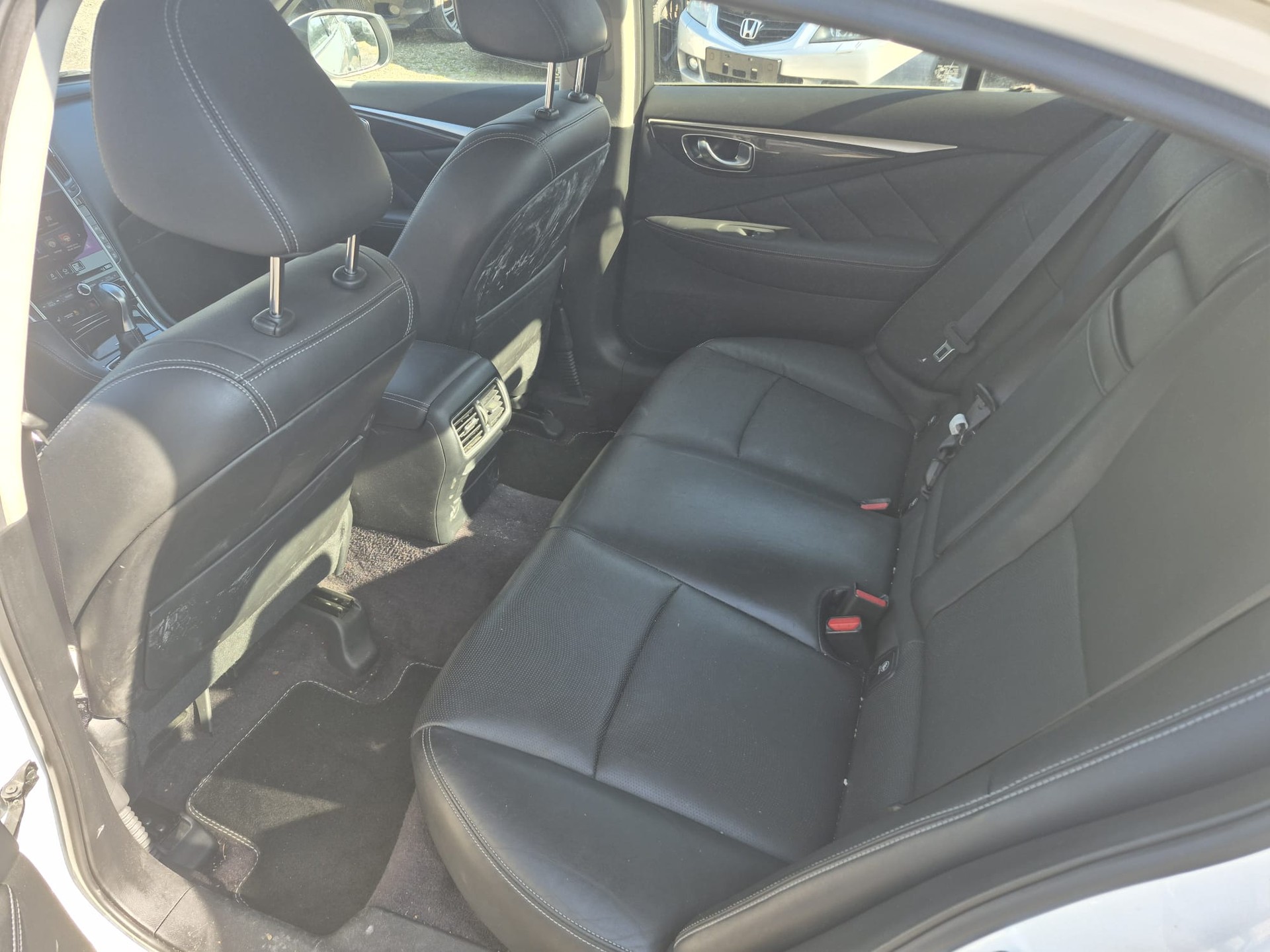 INFINITI Q50 2.2d Premium Tech Automatic-image-6