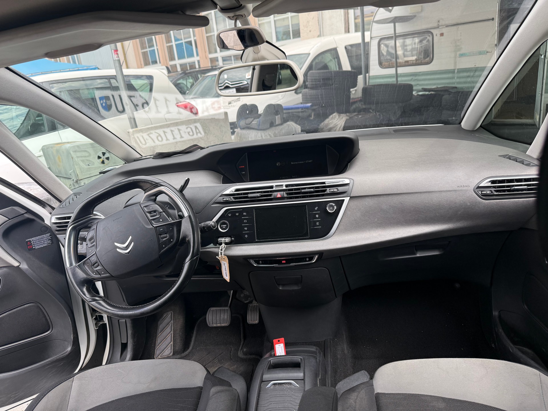 CITROEN Grand C4 Picasso 1.6 e-HDi Attraction EGS6-image-10