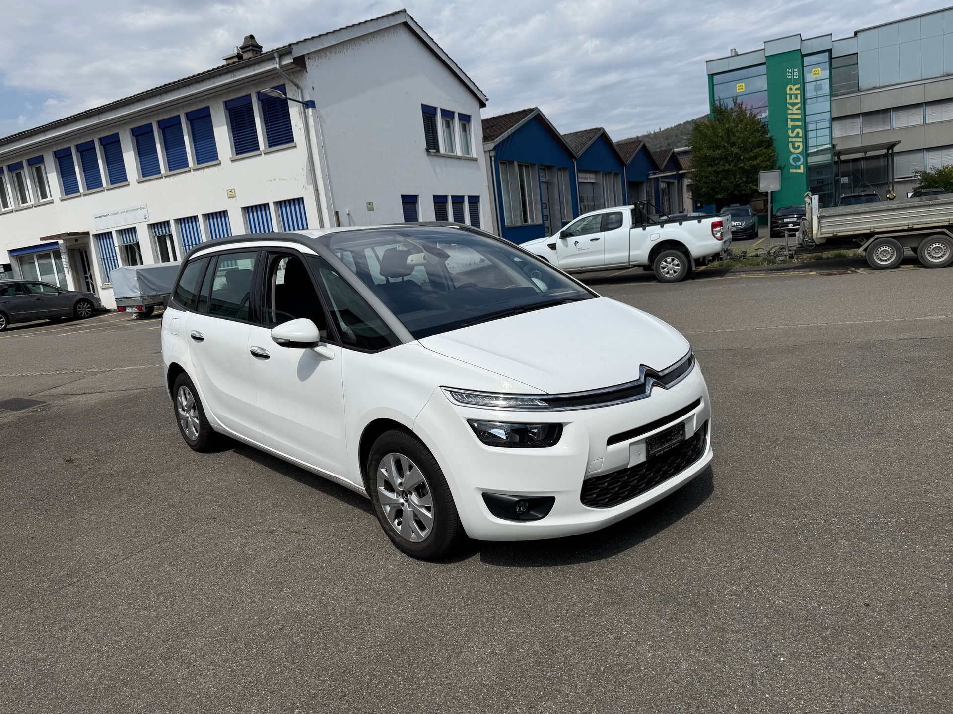 CITROEN Grand C4 Picasso 1.6 e-HDi Attraction EGS6-image-0