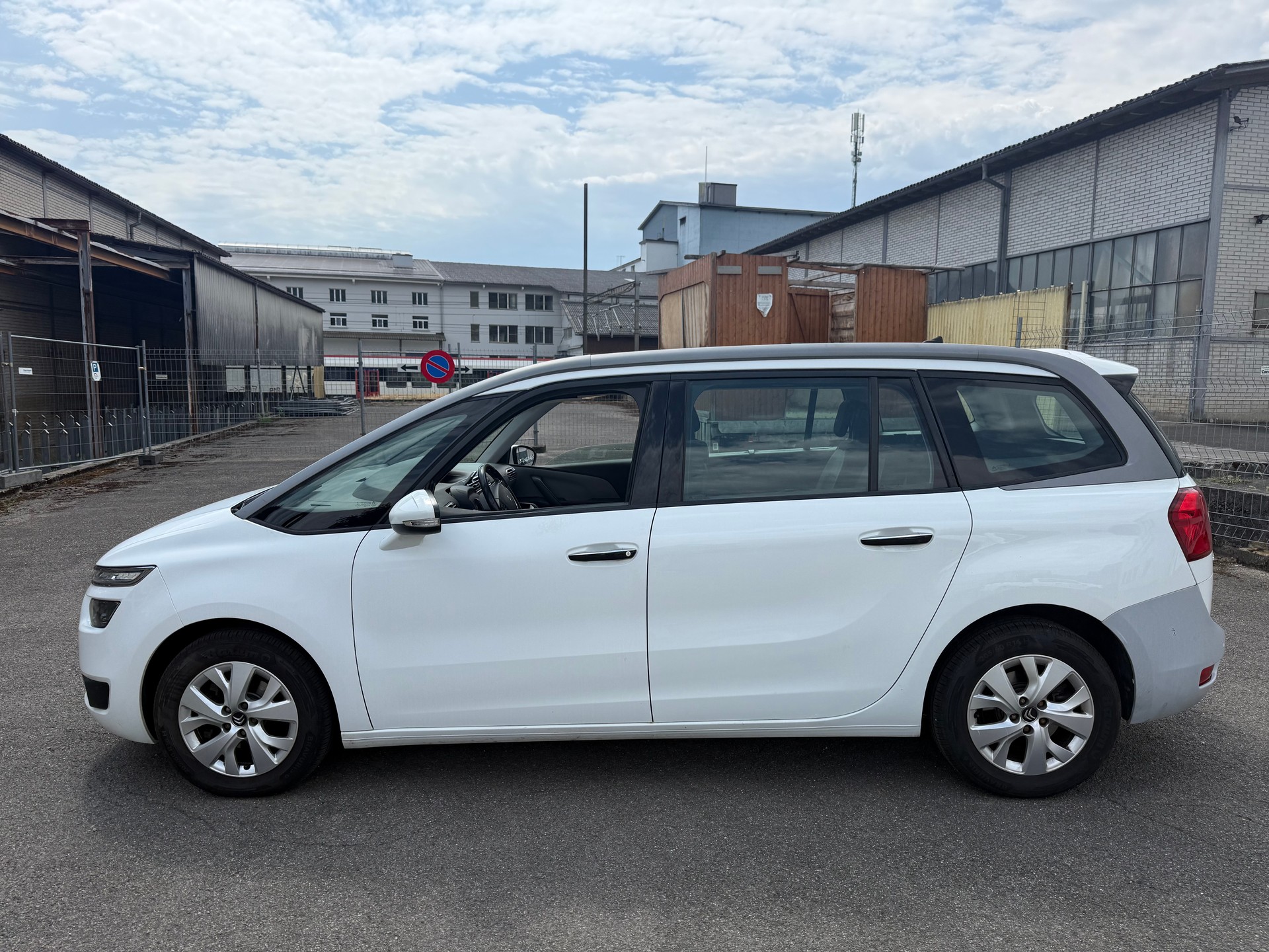 CITROEN Grand C4 Picasso 1.6 e-HDi Attraction EGS6-image-7
