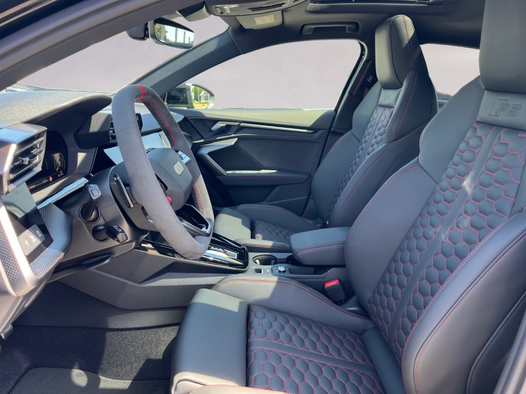 AUDI RS3 Sportback 2.5 TSI quattro S-tronic-image-9