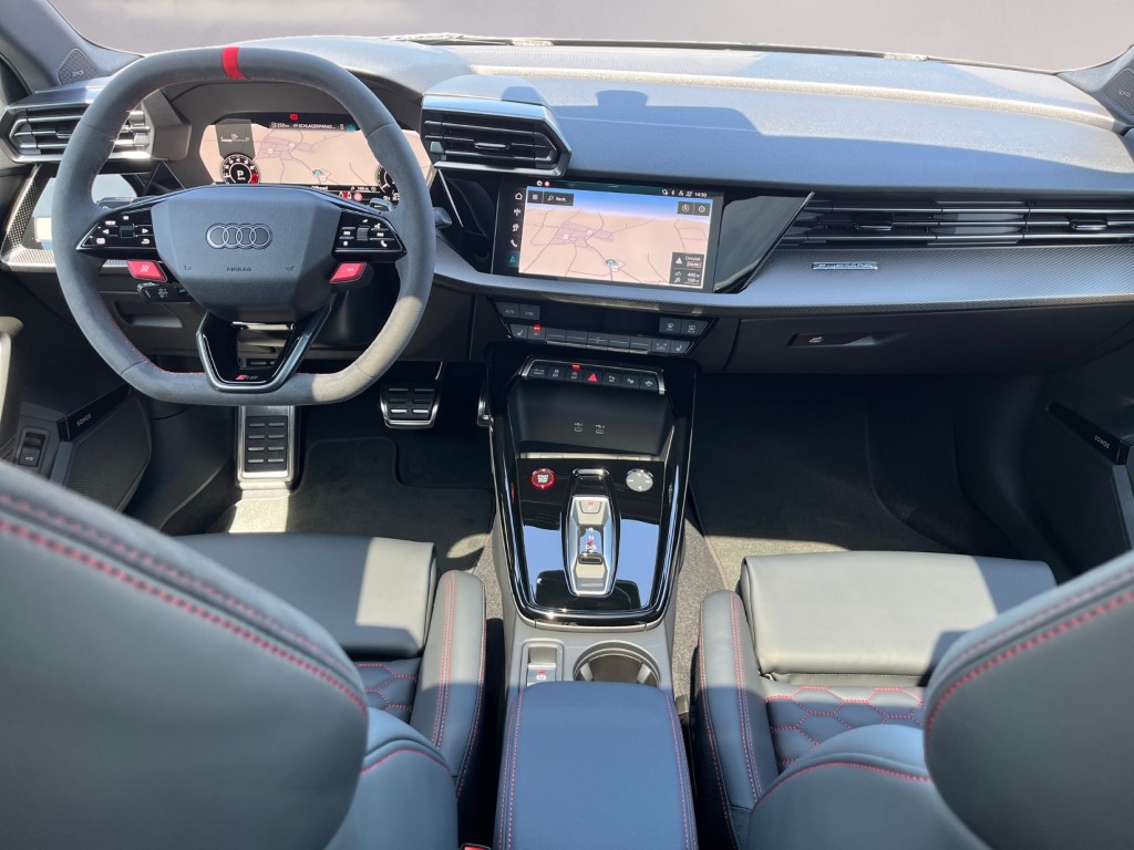 AUDI RS3 Sportback 2.5 TSI quattro S-tronic-image-11