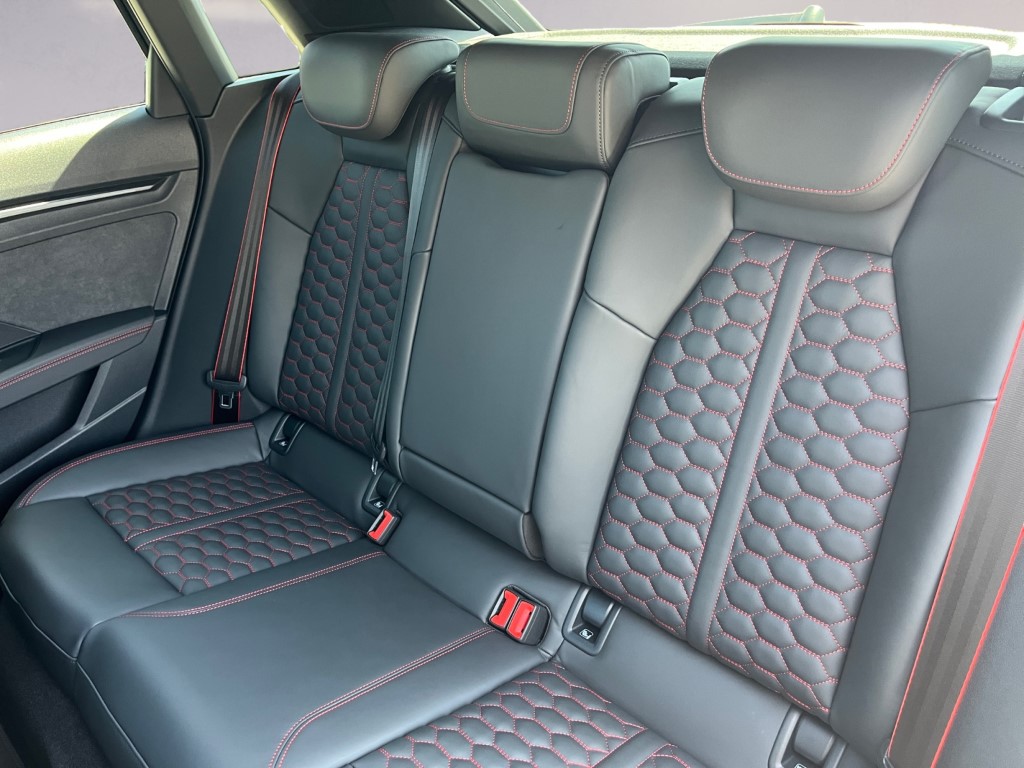AUDI RS3 Sportback 2.5 TSI quattro S-tronic-image-19