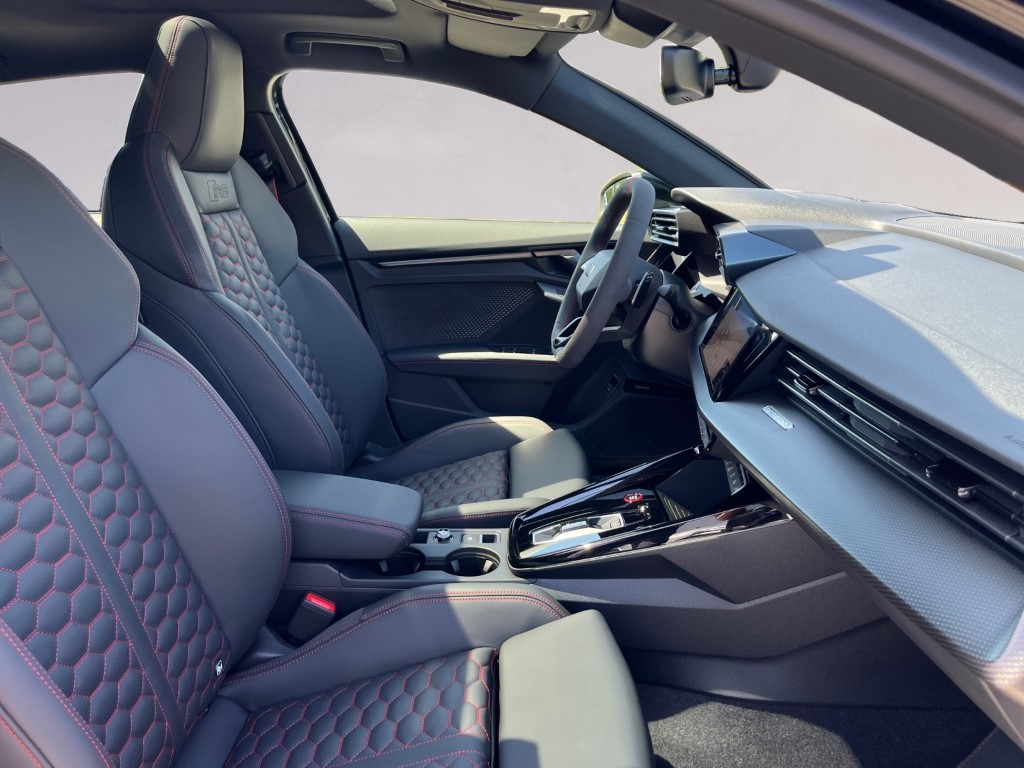 AUDI RS3 Sportback 2.5 TSI quattro S-tronic-image-21