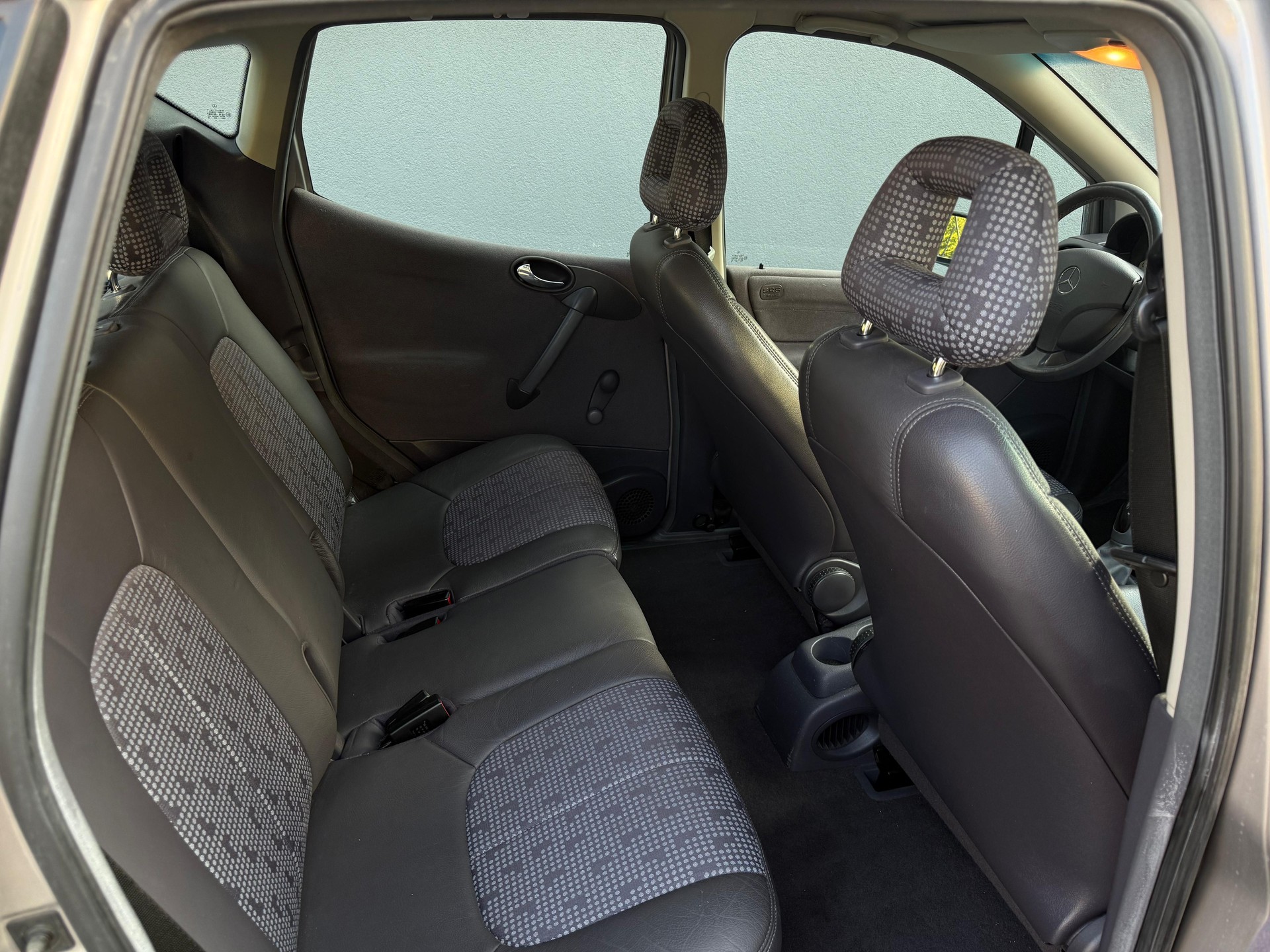 MERCEDES-BENZ A 160 Avantgarde-image-14