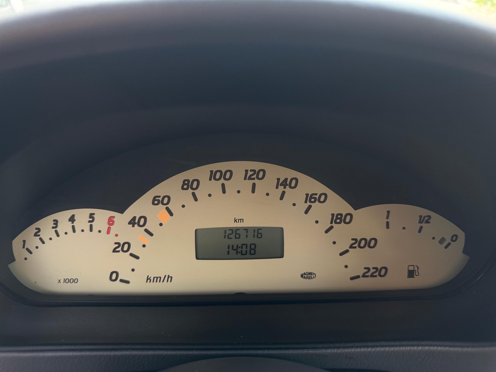 MERCEDES-BENZ A 160 Avantgarde-image-9