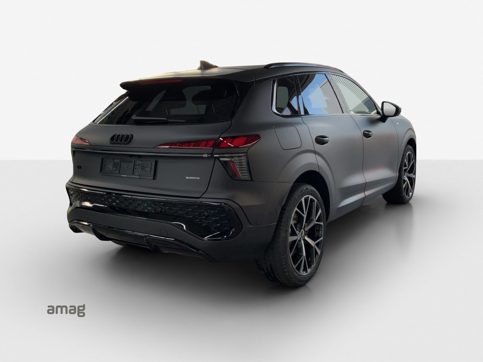 AUDI Q3 SUV TFSI quattro 195 kW S tronic-image-4