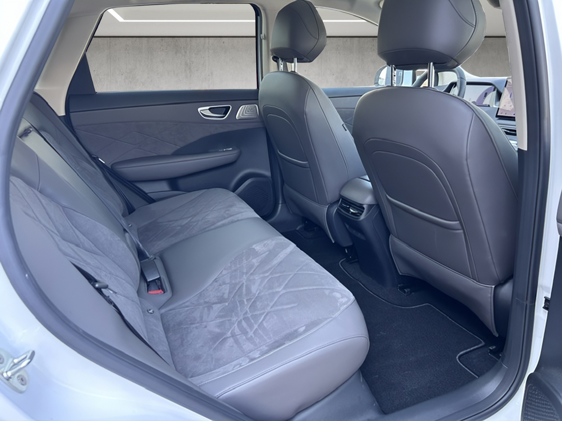 MG Luxury-image-12