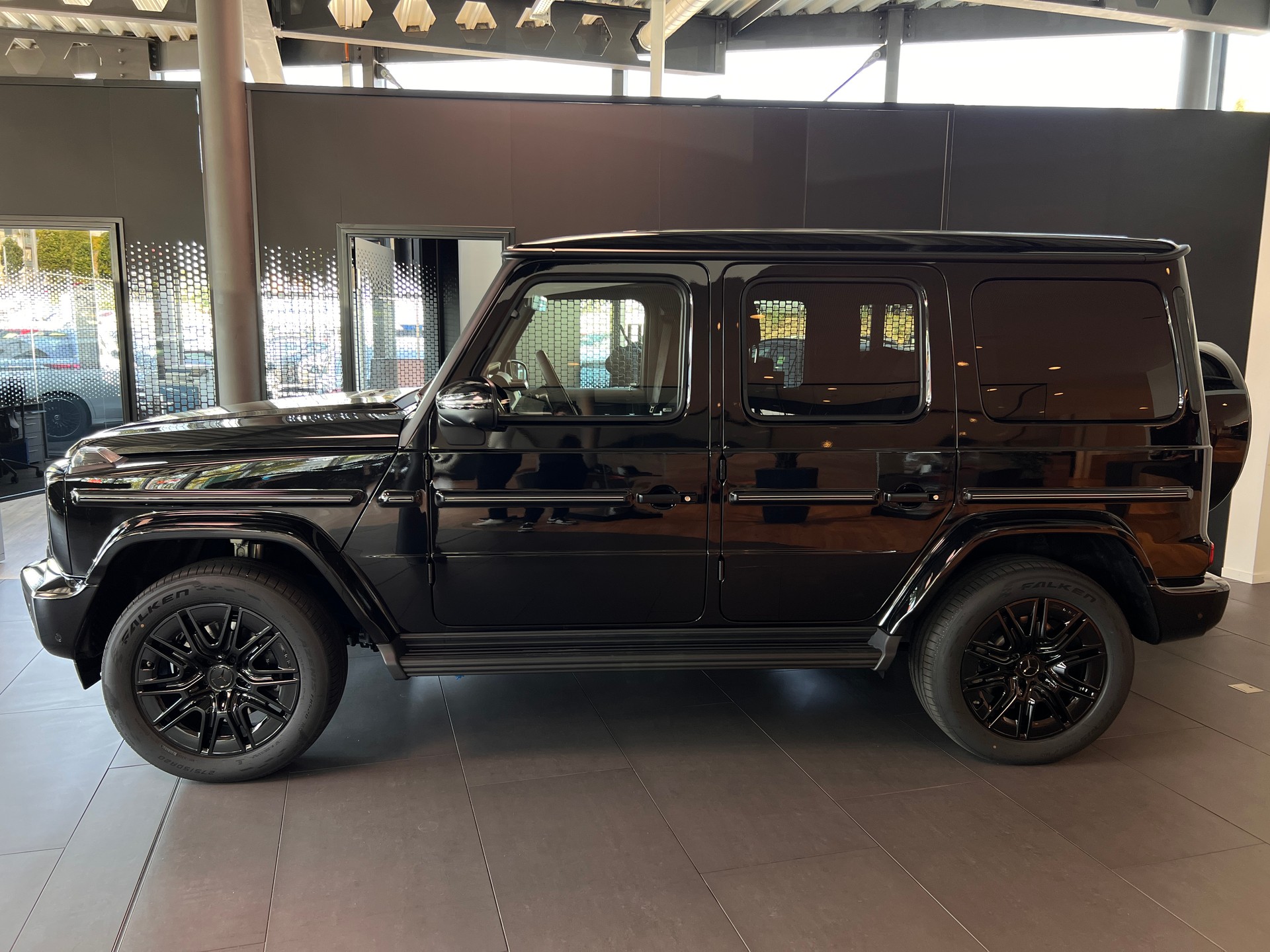 MERCEDES-BENZ G 450d 9G-Tronic-image-2