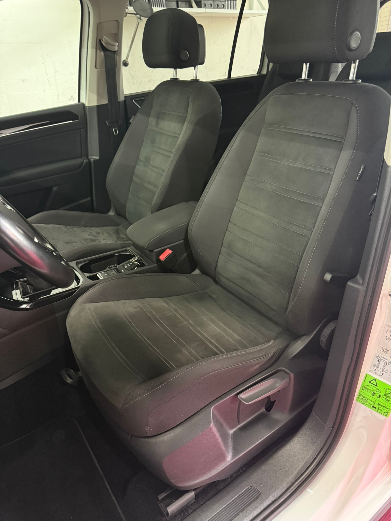 VW Touran 1.5 TSI Highline DSG R-line 7P-image-11