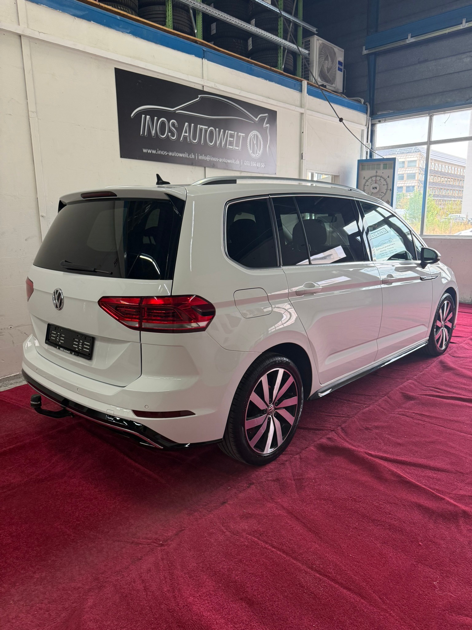 VW Touran 1.5 TSI Highline DSG R-line 7P-image-4