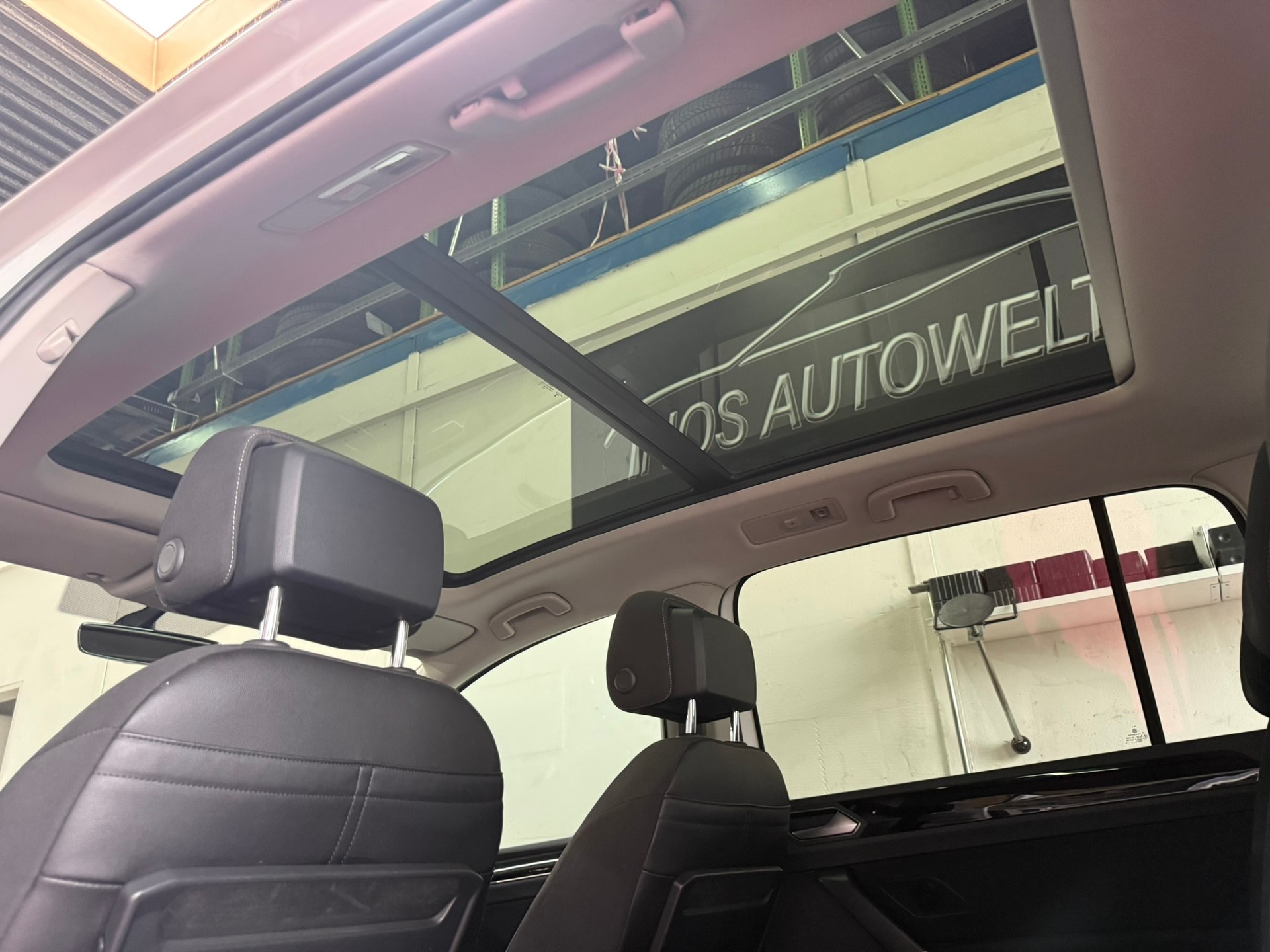 VW Touran 1.5 TSI Highline DSG R-line 7P-image-14
