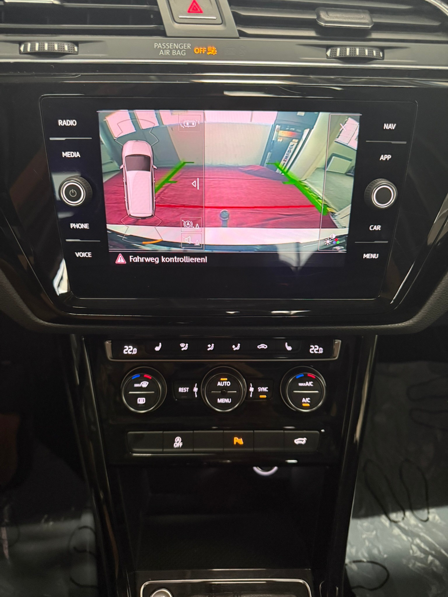 VW Touran 1.5 TSI Highline DSG R-line 7P-image-9