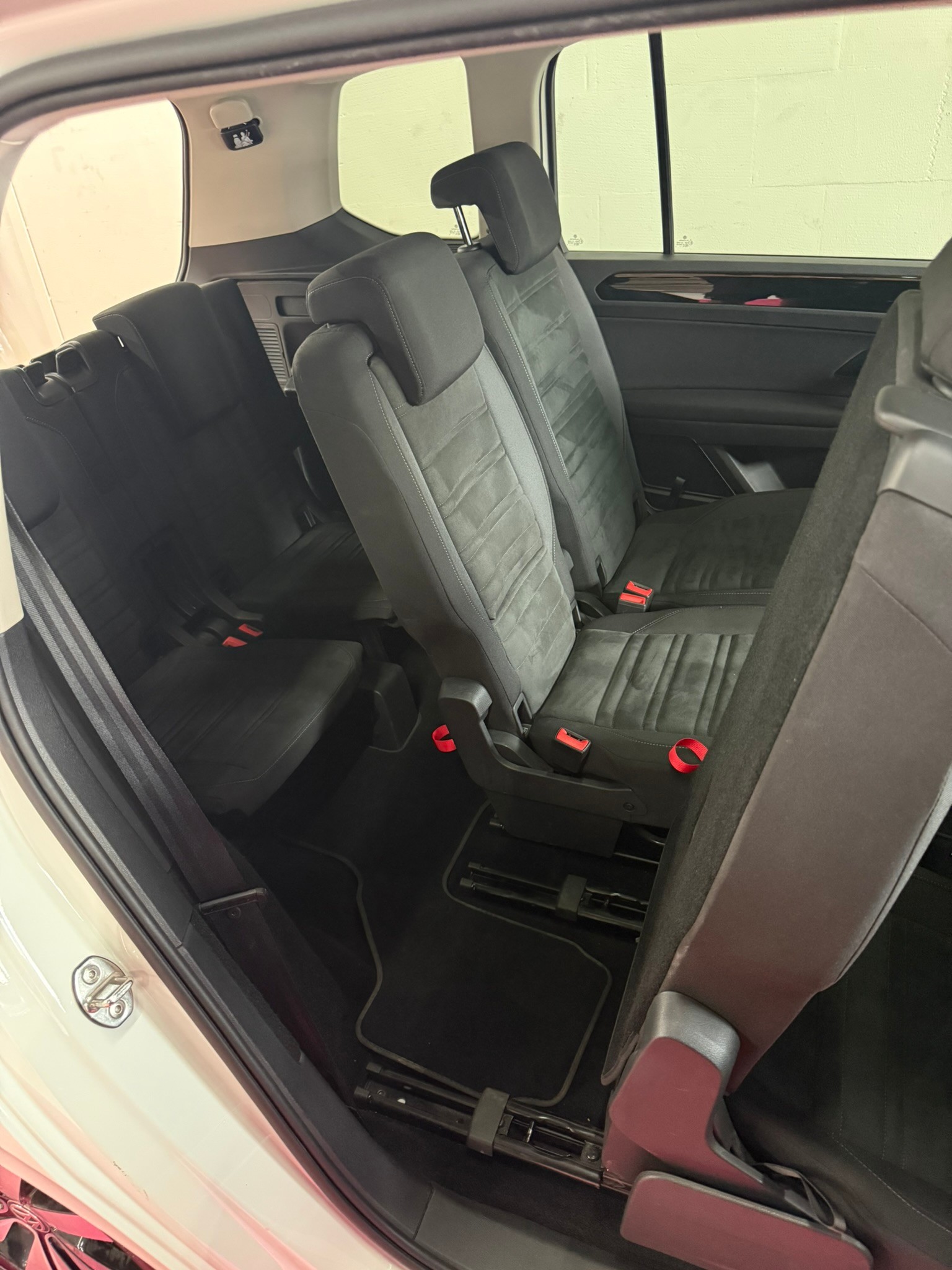 VW Touran 1.5 TSI Highline DSG R-line 7P-image-7