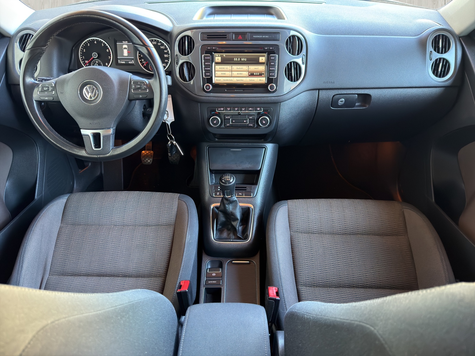 VW Tiguan 1.4 TSI Sport&Style 4Motion-image-8