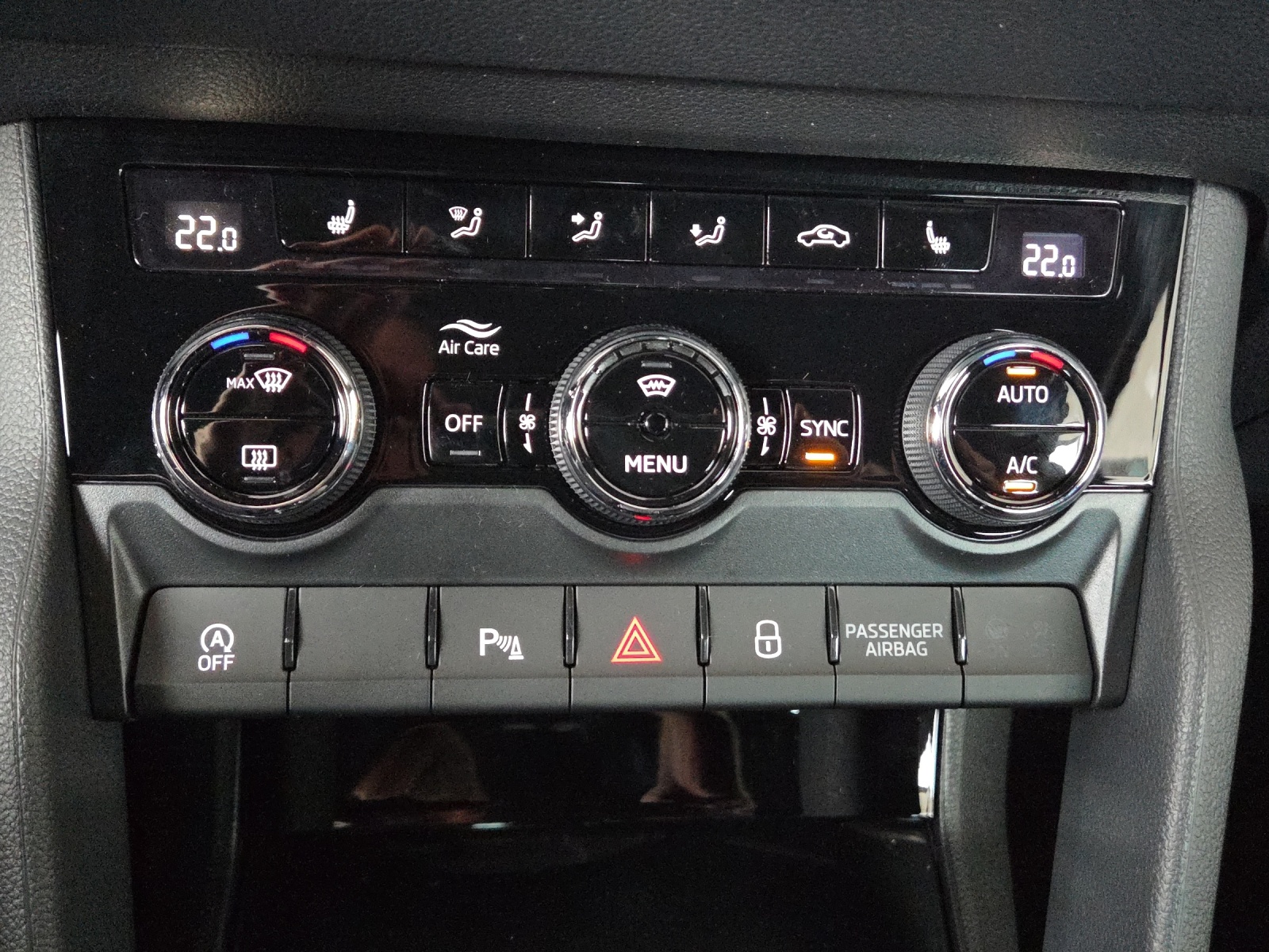 SKODA Karoq 1.5 TSI SportLine DSG-image-11