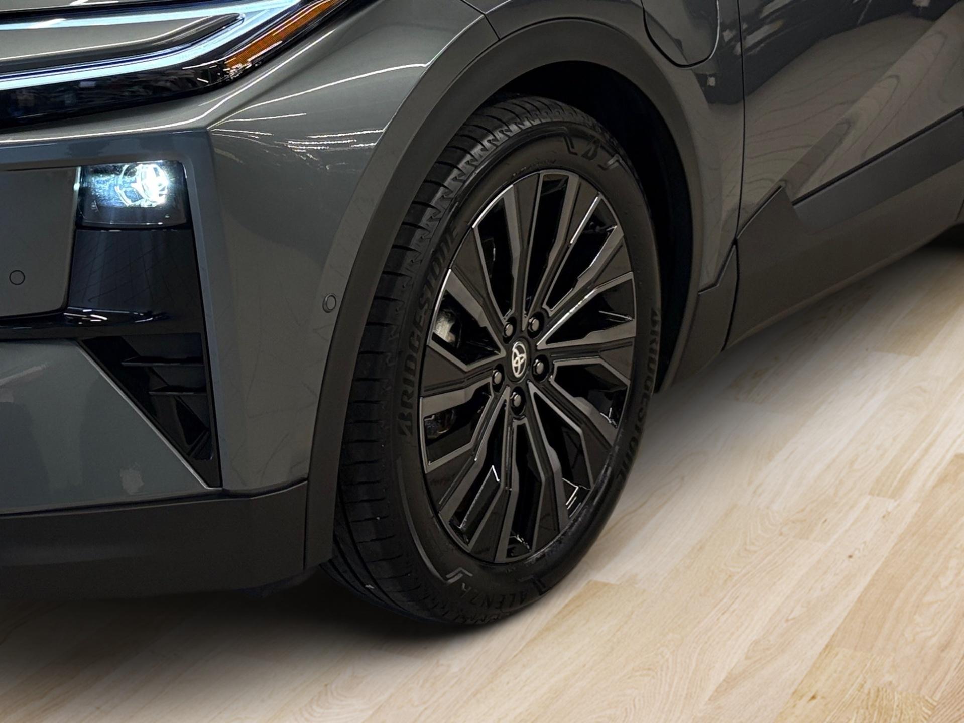 TOYOTA C-HR+ 77 kWh Premium AWD-image-9