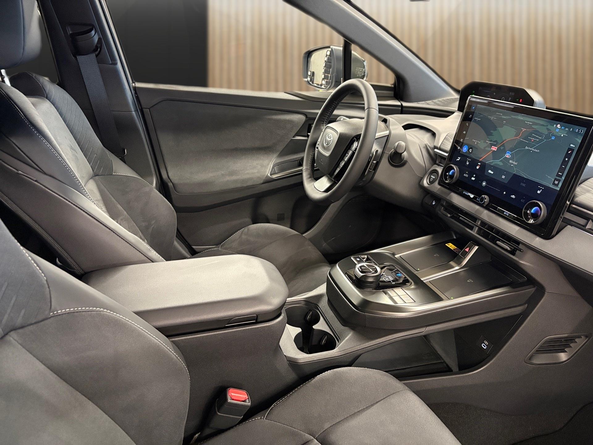 TOYOTA C-HR+ 77 kWh Premium AWD-image-15