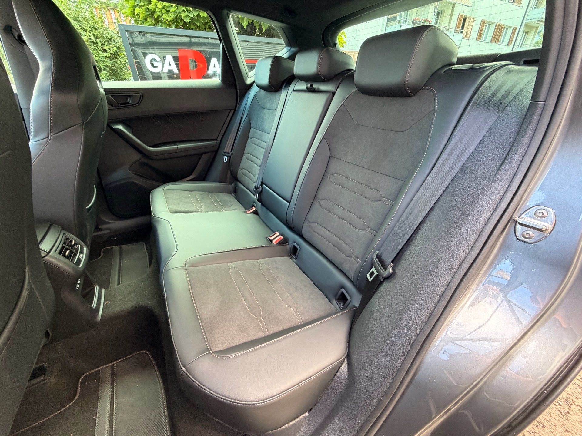 CUPRA Ateca VZ 4Drive *** AKRAPOVIC SPORTAUSPUFF ***-image-27