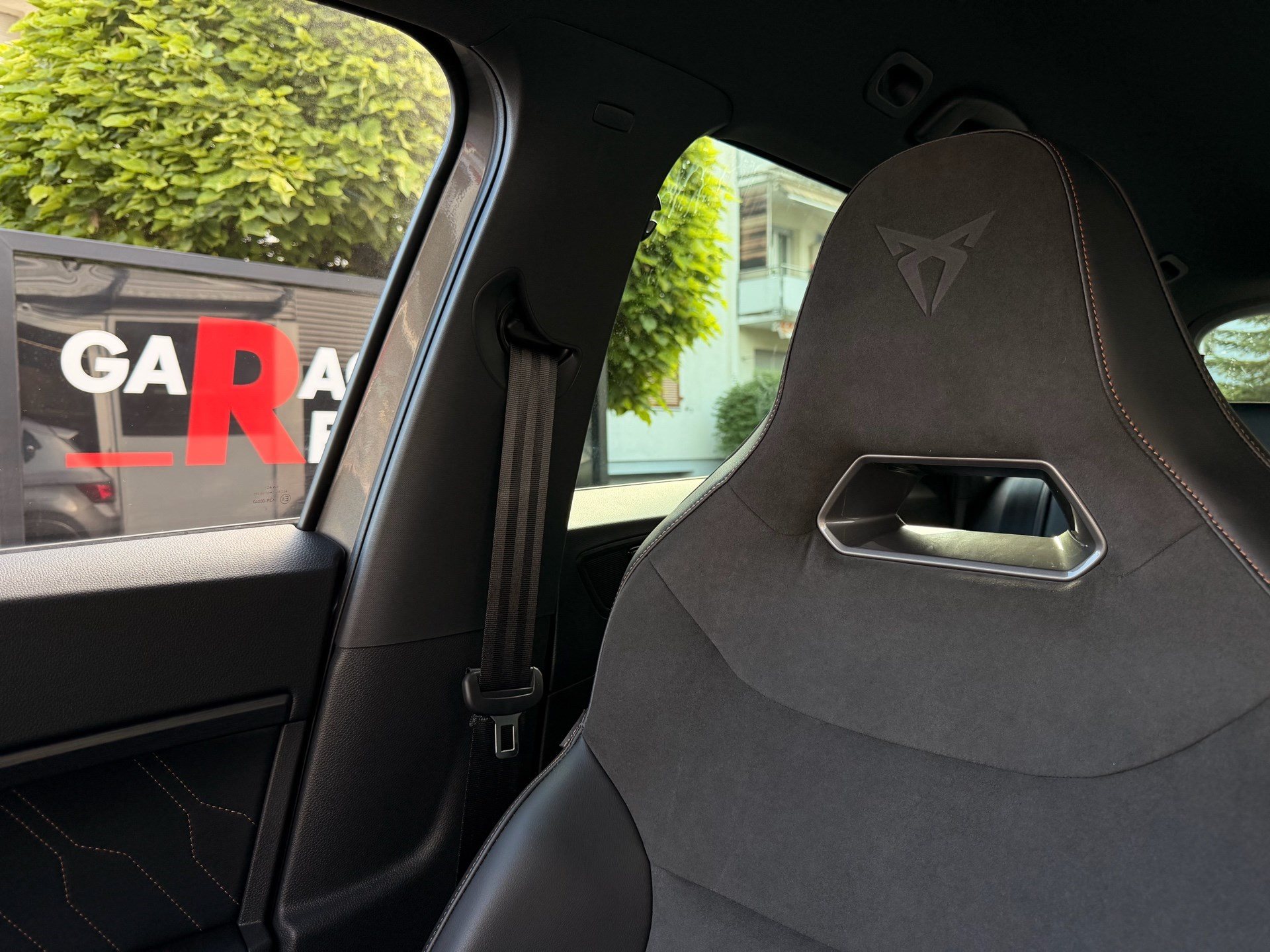 CUPRA Ateca VZ 4Drive *** AKRAPOVIC SPORTAUSPUFF ***-image-26