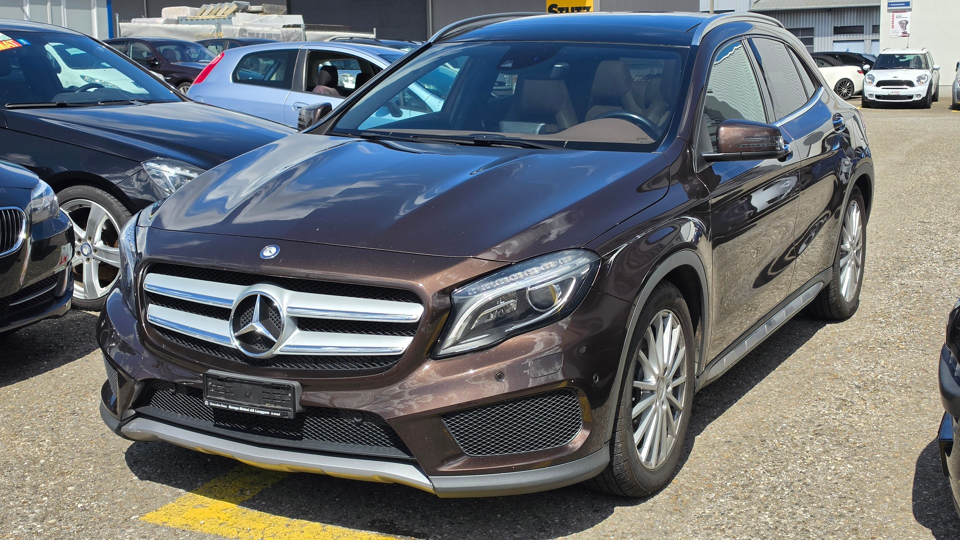 MERCEDES-BENZ GLA 250 Urban 4Matic 7G-DCT-image-2