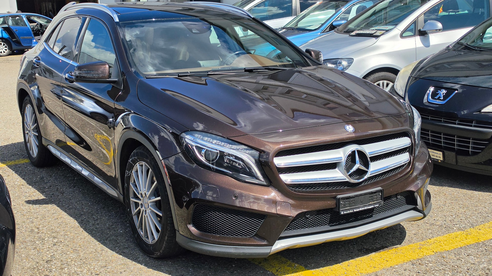 MERCEDES-BENZ GLA 250 Urban 4Matic 7G-DCT-image-1