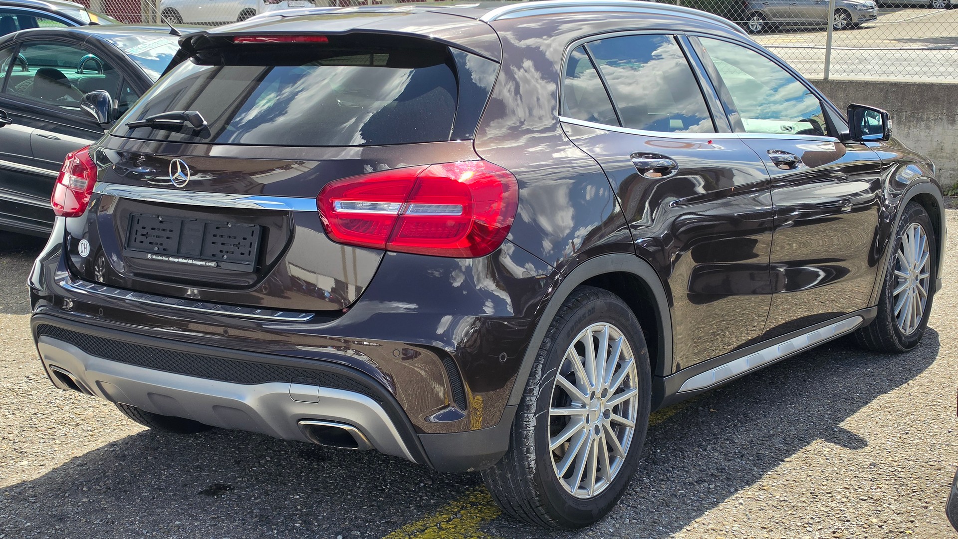 MERCEDES-BENZ GLA 250 Urban 4Matic 7G-DCT-image-4