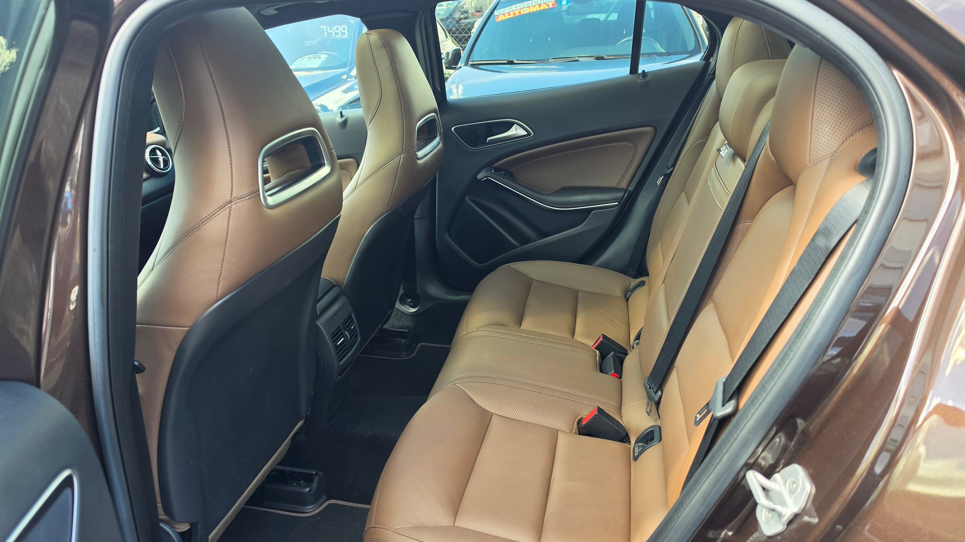 MERCEDES-BENZ GLA 250 Urban 4Matic 7G-DCT-image-10